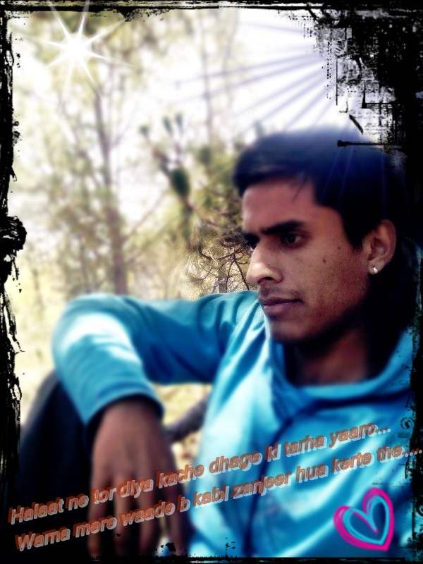 Halaat ne tor diya kache dhago ki tarha…