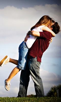 Hug and Kiss - DesiComments.com