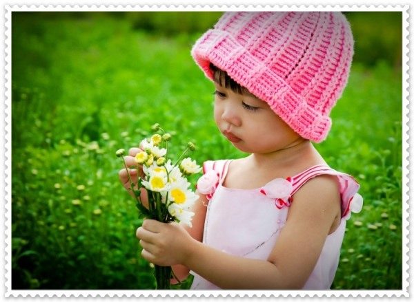 Baby with flowers