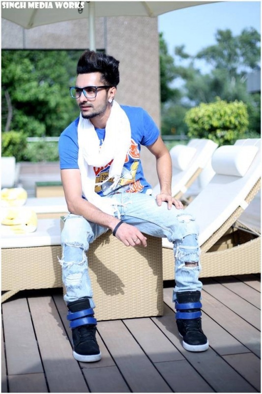 B jay randhawa Looking Cool Picture