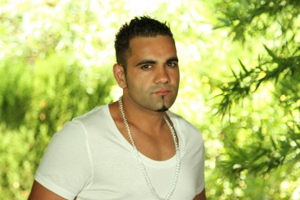 Benny Dhaliwal In White T – Shirt