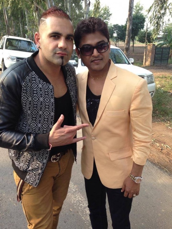 Benny Dhaliwal With Feroz Khan