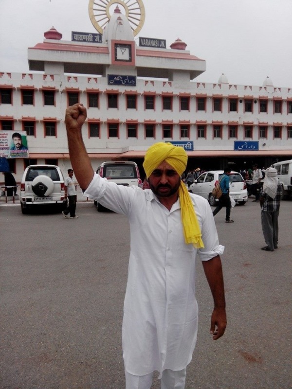 Bhagwant Mann in Yellow Turban