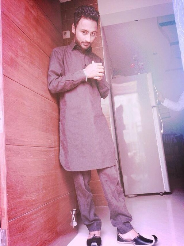 Bunty Bains In Black Kurta Pajama