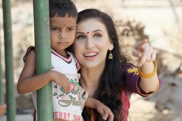 Claudia Ciesla With Child