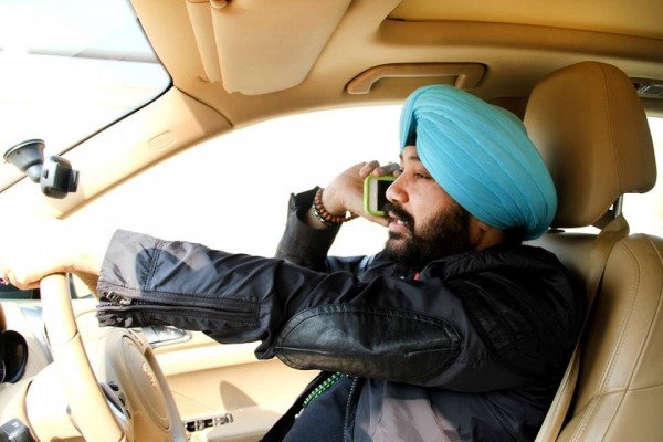 Daler Mehndi In Car