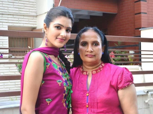 Diljott With Her Mom