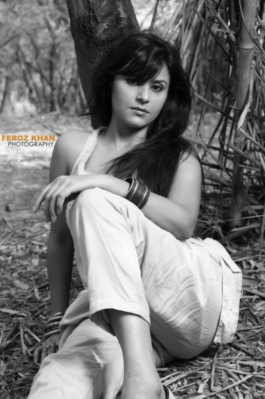 Dolly Sidhu Photo