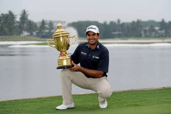 Gaganjeet Bhullar With Trophy