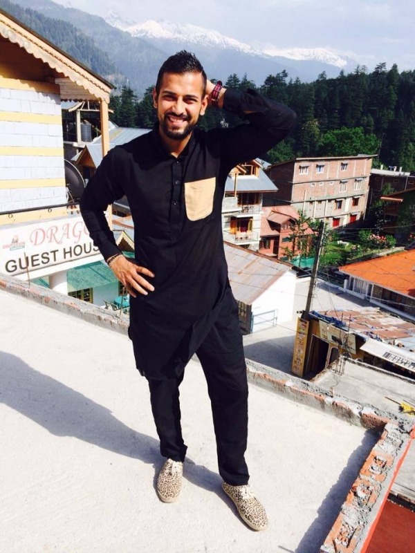 Garry Sandhu In Black Kurta Pajama