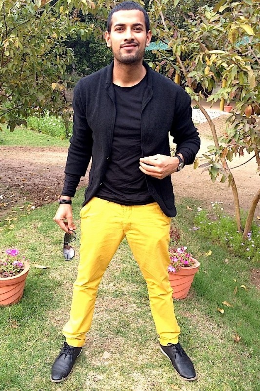 Garry Sandhu In Yellow Pant