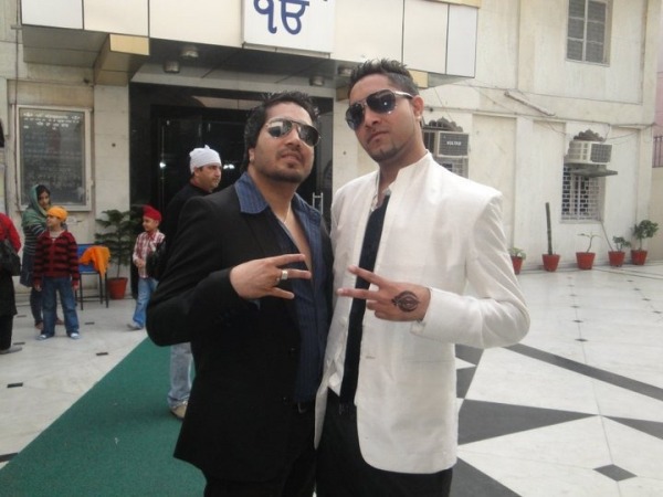 Gora Singh With Mika