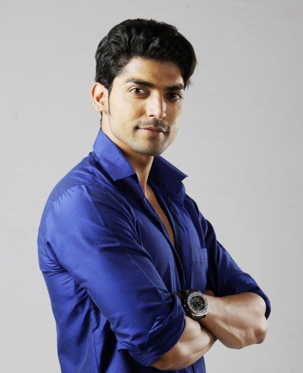 Gurmeet Chaudhary In Blue Shirt