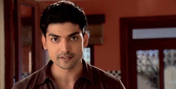 Gurmeet Chaudhary Looking Good