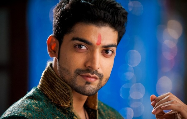 Gurmeet Chaudhary Looking Smart