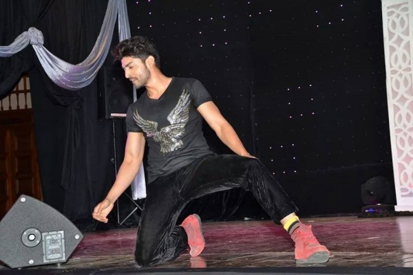 Gurmeet Chaudhary On Stage