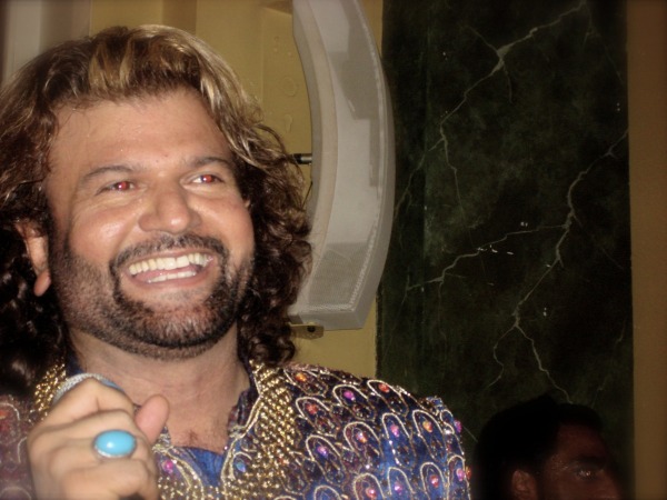 Hans Raj Hans Laughing