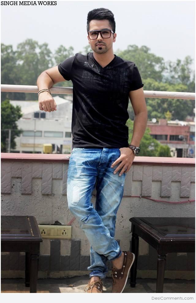 Hardy Sandhu In Black T – Shirt - DesiComments.com