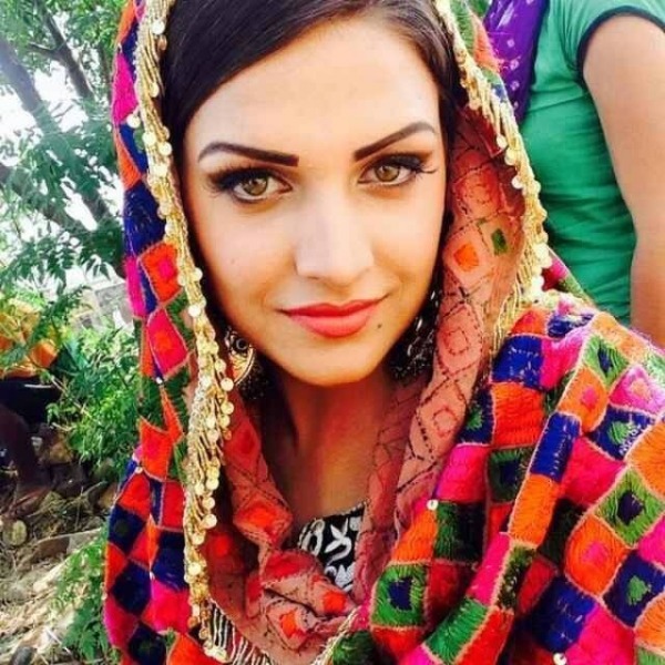 Himanshi Khurana In Punjabi Look