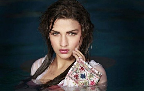 Himanshi Khurana in Water