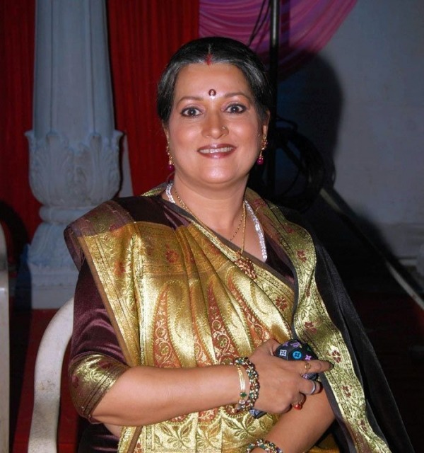 Himani Shivpuri Looking Good