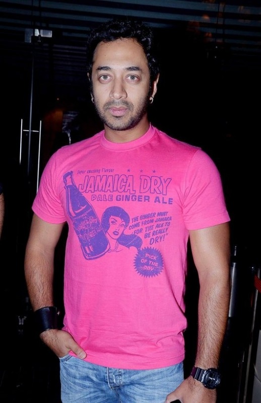 Hiten Paintal In Pink T-Shirt