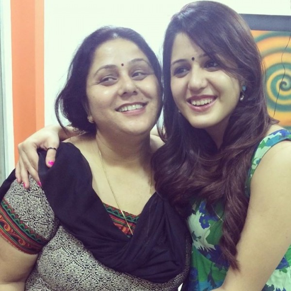 Isha Rikhi With Her Mom