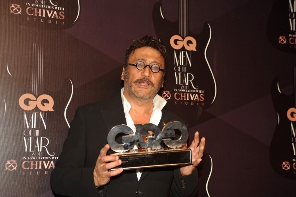 Jackie Shroff Holding Award