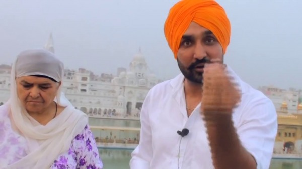 Jassi Jasraj At Golden Temple