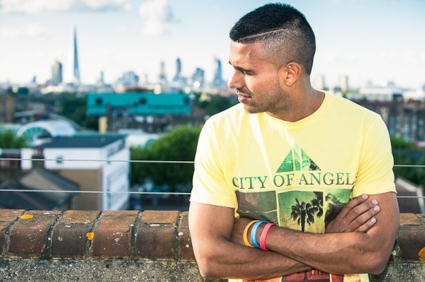 Jaz Dhami In Yellow T-Shirt