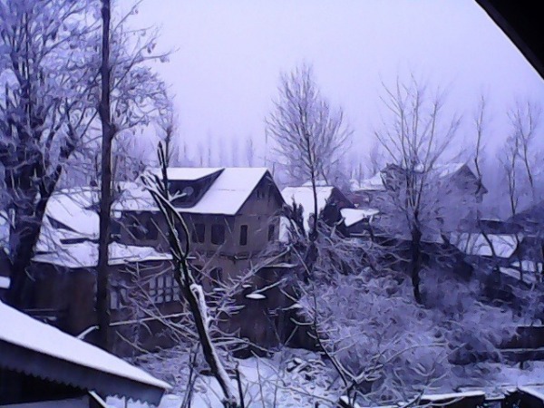 Snow in kashmir at chattergam