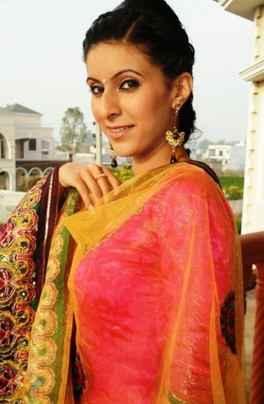 Khushboo Grewal Looking Amazing