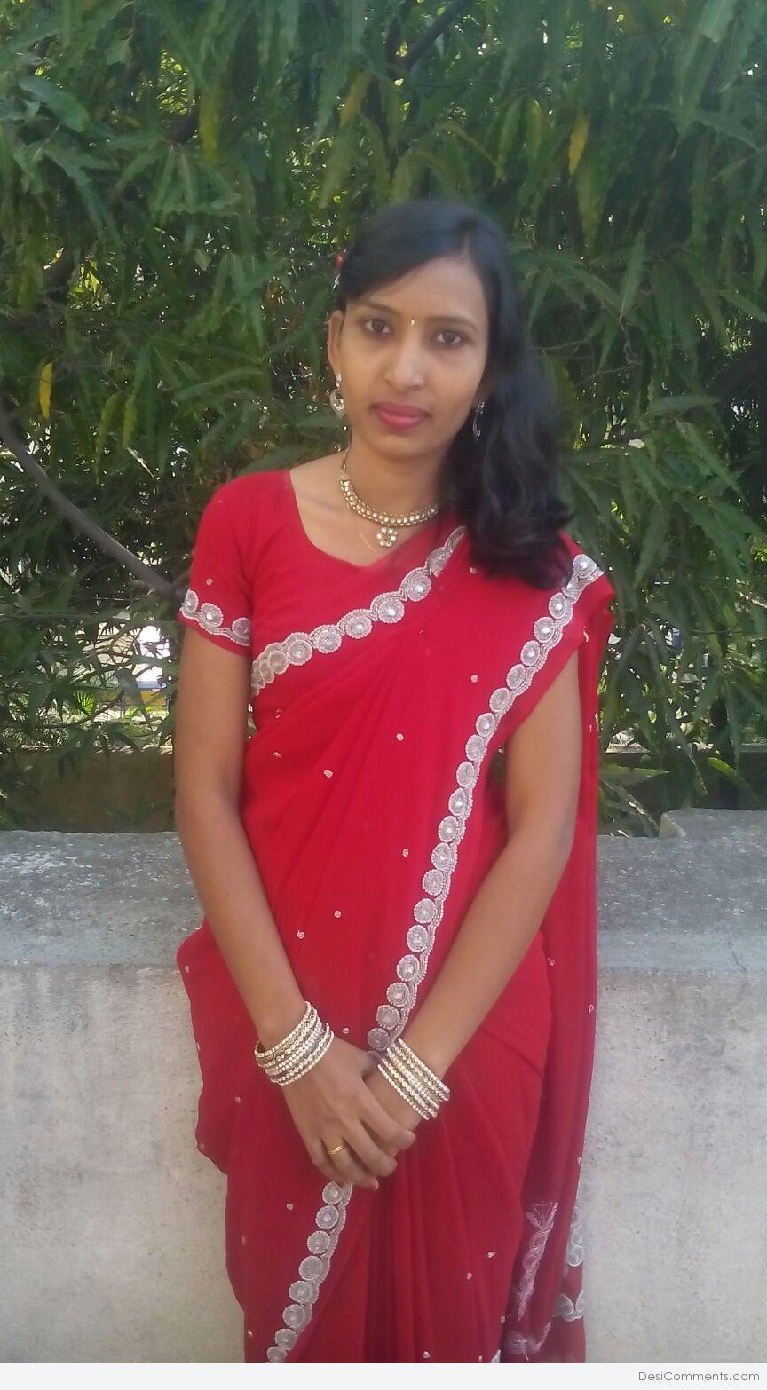 Beautiful Girl In Saree DesiCo