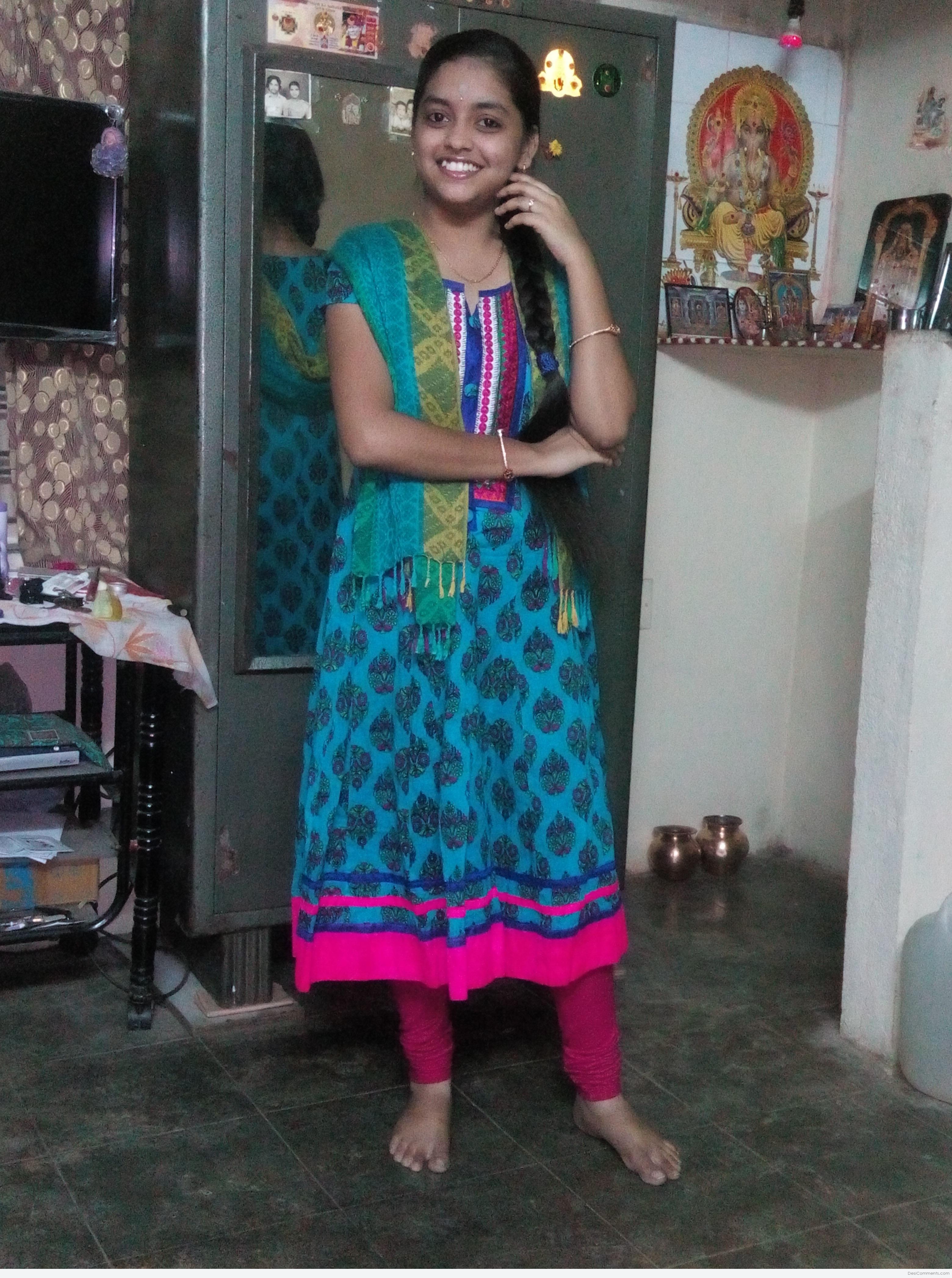 Beautiful Indian Girl - DesiComments.com Beautiful Indian Girl - DesiComments.com