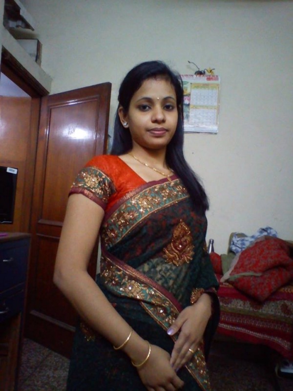 Beautiful Desi Girl DesiCommentscom