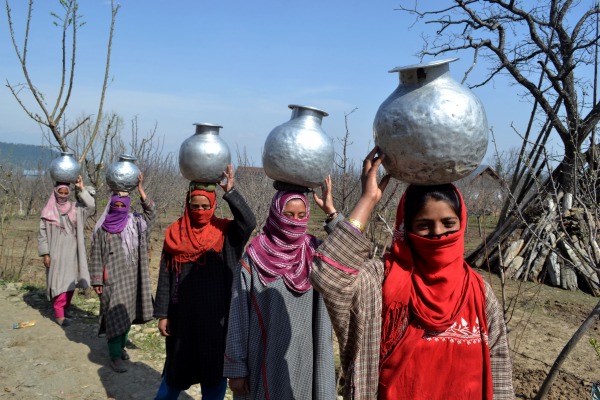 Shortage Of Water In Phali Pora Dunadu Keller Dist Shopian South Kashmir