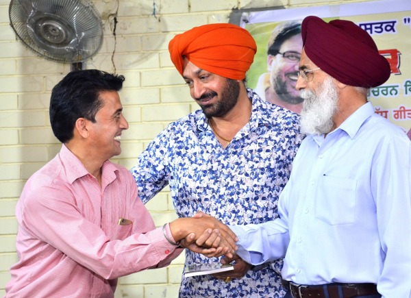 Avinash Judge with singer Malkit Singh golden star and Dr. Surjit Patar