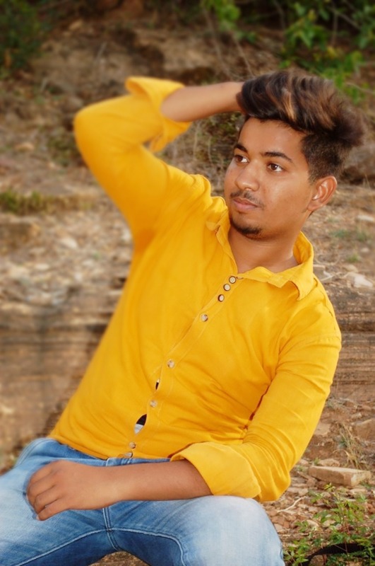 Imroj Khan Wearing Yellow Shirt