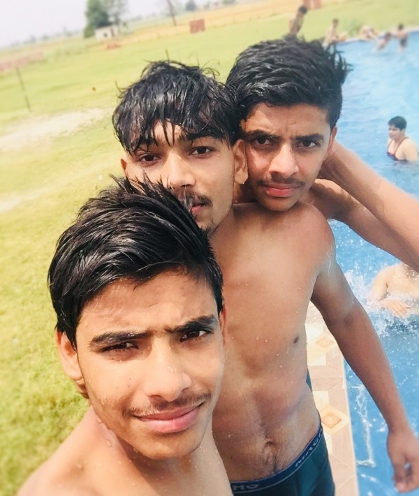Akrit Saini With His Friends