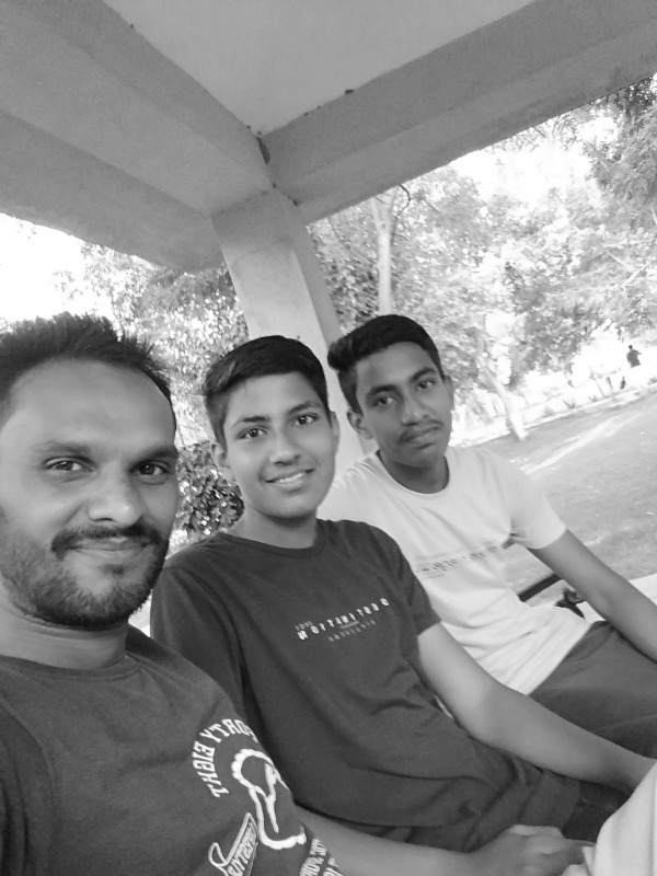 Karan Sidhu Taking Selfie With His Friends