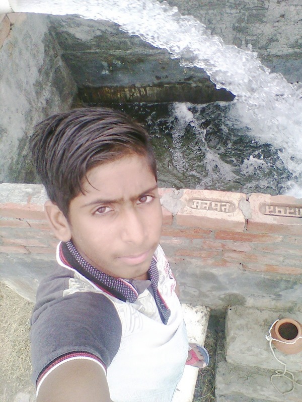 Sachin Maan Taking Selfie