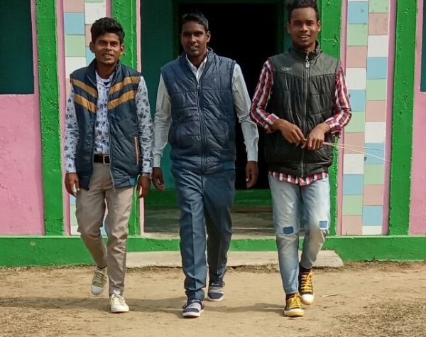 Ajit Lugun With His Friends