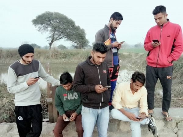 Mukesh Shehar Channi With His Friends