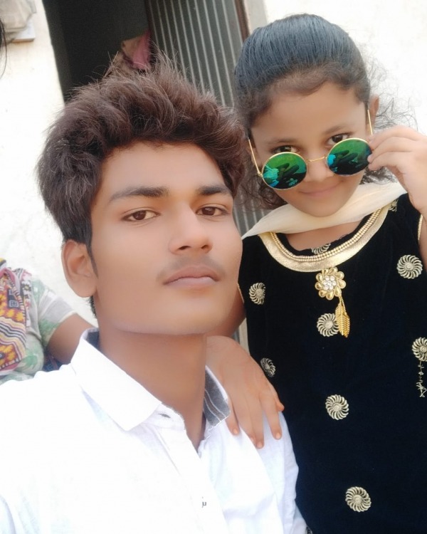 Image Of Faizul Khan With Sister