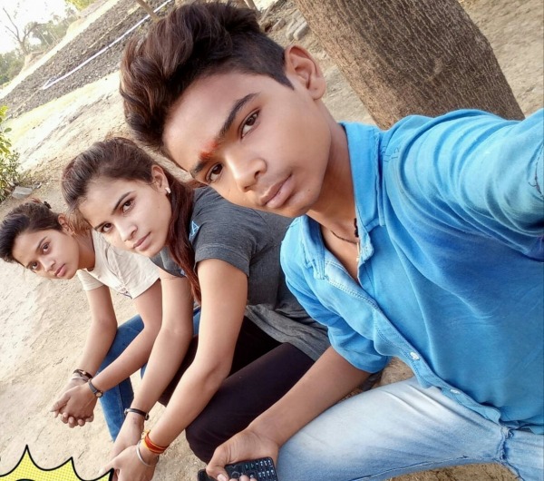 Virendra Mewada Taking Selfie With Friends