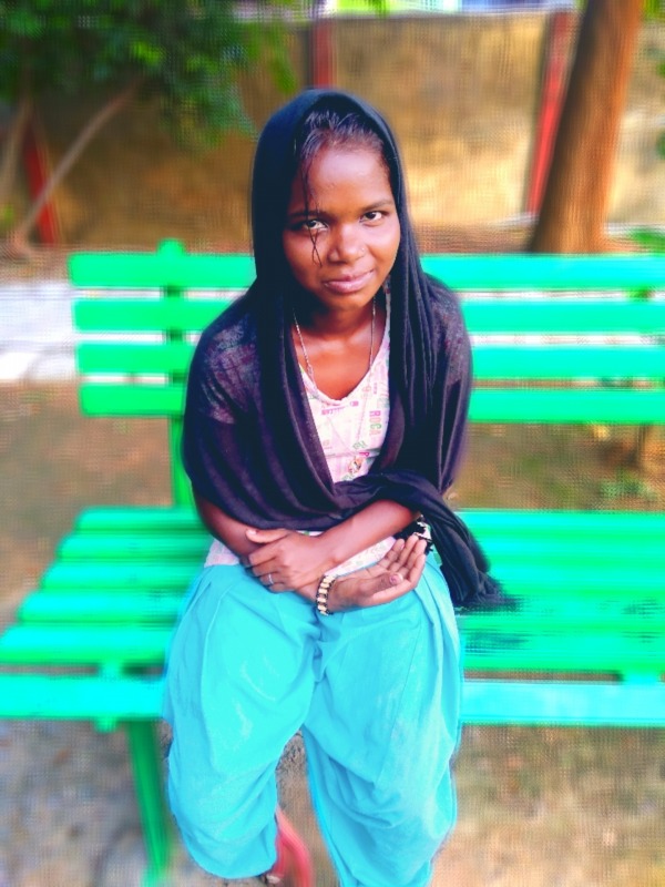 Image Of Pooja Mukhi
