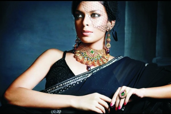 Bidita Bag In Black Saree Jewellery