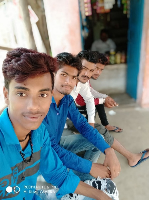 Ransh Bharti With His Friends