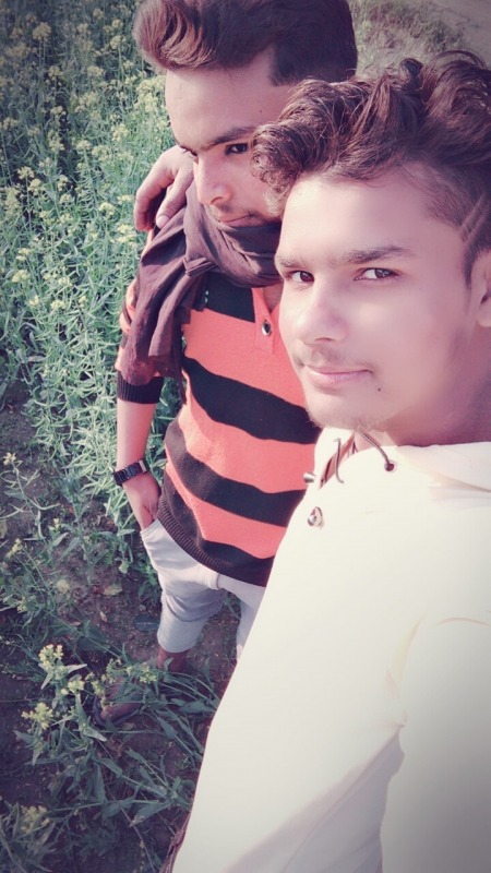 Jasheen Khan Taking Selfie With His Friend