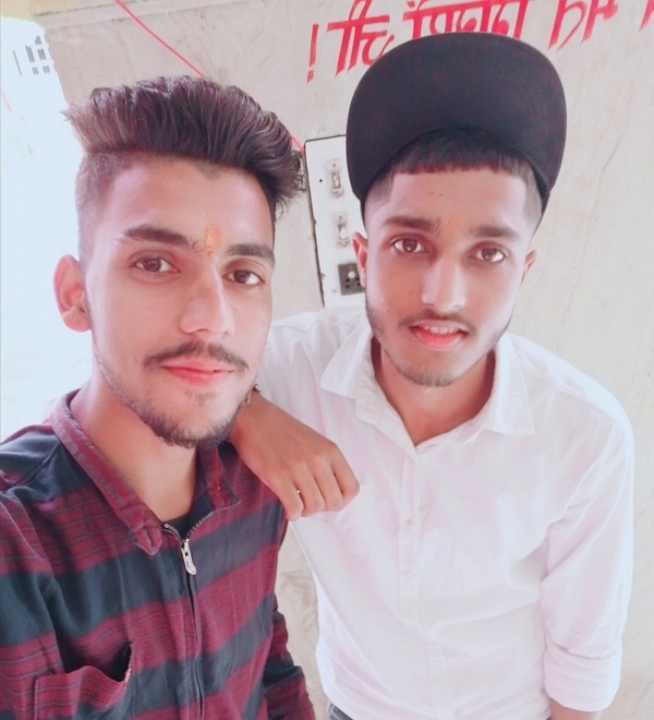Sourav Ranipuriya Taking Selfie With His Friend